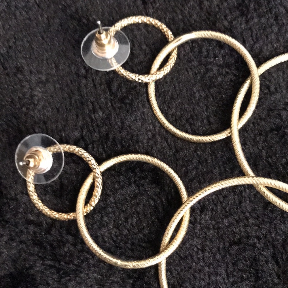 Vintage Gold Tone Dangle Hoops Pierced Earrings - Picture 5 of 5